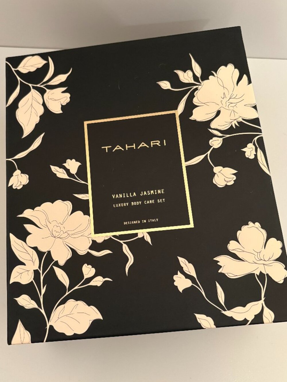 Tahari Vanilla Jasmine Luxury Body Care Set Bubble Bath/Body Lotion NEW in BOX